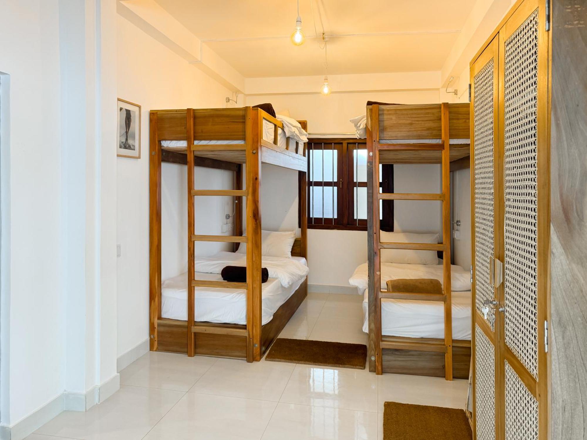 Lucky'S Surf Camp Bed & Breakfast Weligama Exterior photo