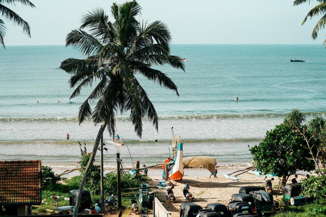 Lucky'S Surf Camp Bed & Breakfast Weligama Exterior photo